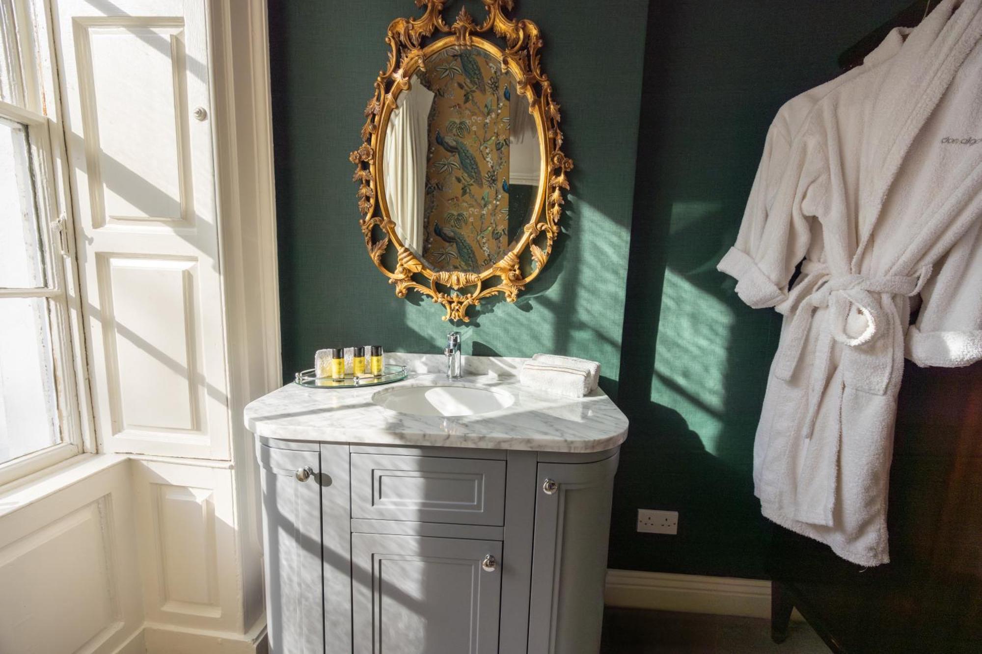 Double Room Private External Bathroom